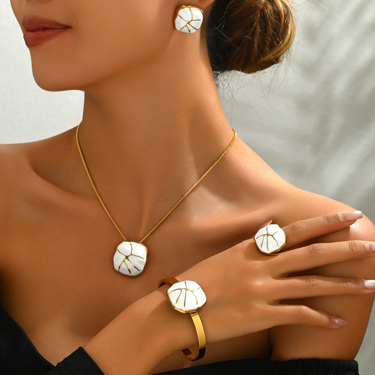 Élyselle™ Enamel Elegance Jewellery Set