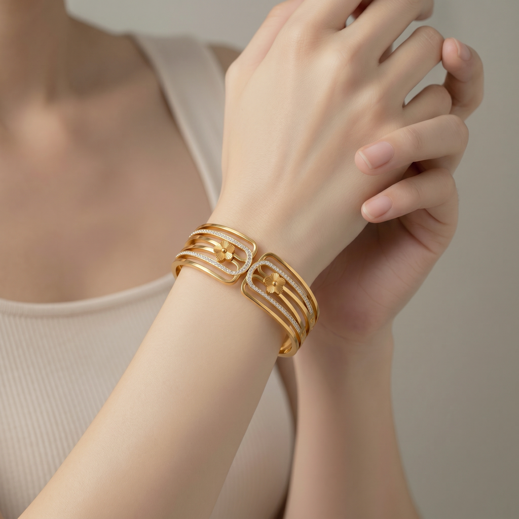 Fleur Éclat Crystal Bangle
