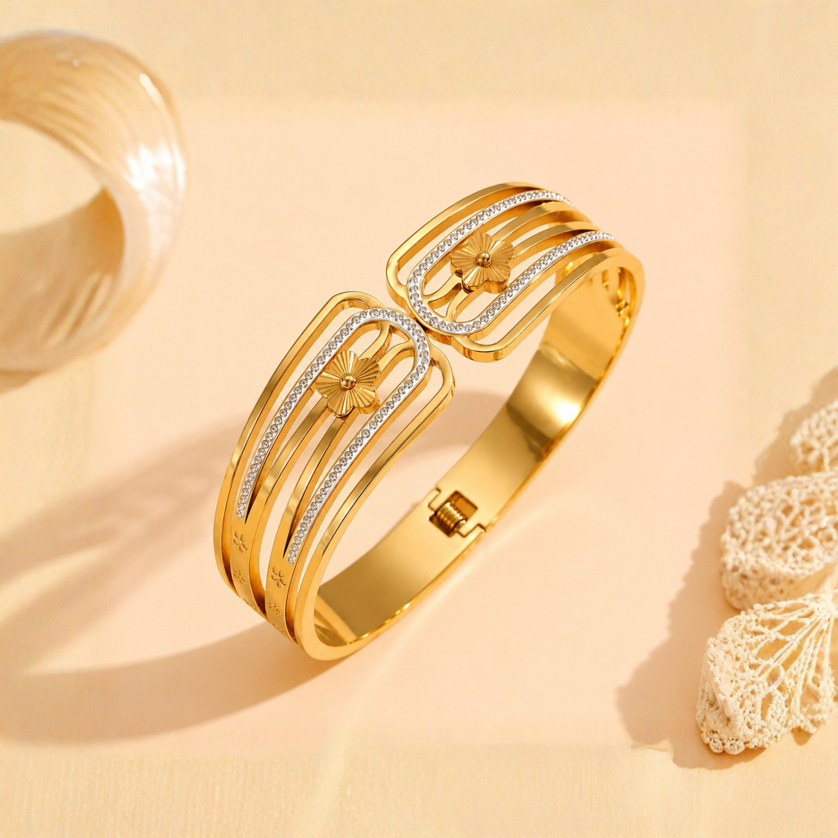 Fleur Éclat Crystal Bangle